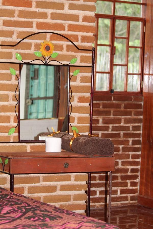 Posada Jaimez คูเอตซาลันเดลโปรเกรโซ ภายนอก รูปภาพ